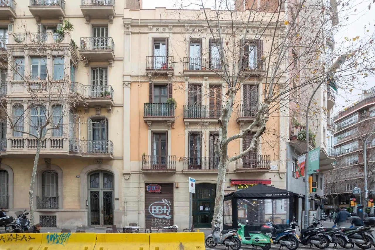 Barcelona Eixample Apartment